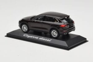 Porsche Cayenne 958 Diesel Acajou Brown Minichamps 1:43 WAP0200030E Metall — Bild 3 von 4