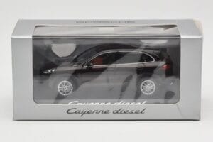 Porsche Cayenne 958 Diesel Acajou Brown Minichamps 1:43 WAP0200030E Metall — Bild 4 von 4
