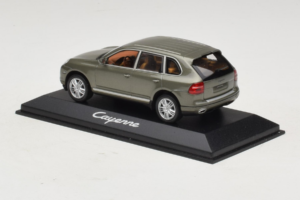 Porsche Cayenne Grey Metallic Minichamps 1:43 WAP02061317 Metall — Bild 3 von 4