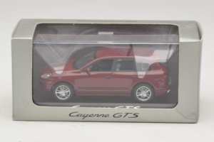 Porsche Cayenne 955 GTS Rot Mit Silbernen Felgen Minichamps 1:43 WAP02000818 Metall — Bild 4 von 4