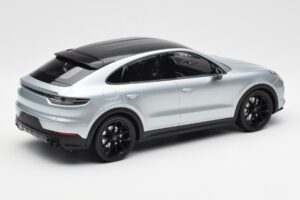 Porsche Cayenne E3 S Coupe Dolo Silber Norev 1:18 WAP0213220K Metall — Bild 2 von 6