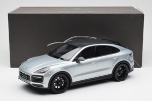 Porsche Cayenne E3 S Coupe Dolo Silber Norev 1:18 WAP0213220K Metall — Bild 6 von 6