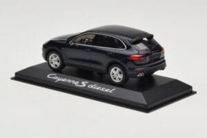 Porsche Cayenne 958 S Diesel Blue Metallic Minichamps 1:43 WAP0200080E Metall — Bild 3 von 4