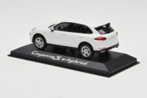 Porsche Cayenne 958 S e-Hybrid Weiss Minichamps 1:43 WAP0200040E Metall — Bild 3 von 4
