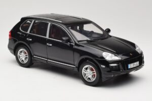 Porsche Cayenne Turbo 957 Schwarz Norev 1:18 WAP02112317 Metall — Bild 6 von 8