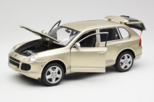 Porsche Cayenne Turbo 955 Beige Maisto 1:18 WAP02100113 Metall — Bild 2 von 8