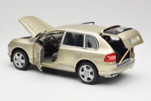 Porsche Cayenne Turbo 955 Beige Maisto 1:18 WAP02100113 Metall — Bild 5 von 8