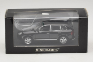Porsche Cayenne 955 Turbo Black Metallic Minichamps 1:43 400061080 Metall — Bild 5 von 5