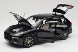 Porsche Cayenne Turbo S 958 Black Metallic Minichamps 1:18 110064000 Metall — Bild 2 von 8