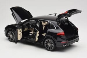 Porsche Cayenne Turbo S 958 Black Metallic Minichamps 1:18 110064000 Metall — Bild 5 von 8