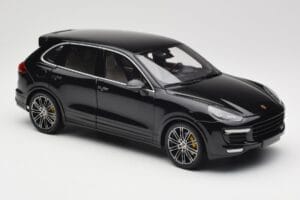 Porsche Cayenne Turbo S 958 Black Metallic Minichamps 1:18 110064000 Metall — Bild 6 von 8