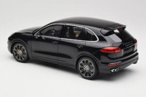 Porsche Cayenne Turbo S 958 Black Metallic Minichamps 1:18 110064000 Metall — Bild 7 von 8