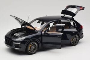 Porsche Cayenne Turbo S 958 Blue Metallic Minichamps 1:18 110064001 Metall — Bild 2 von 8