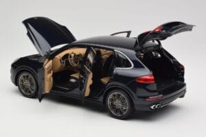 Porsche Cayenne Turbo S 958 Blue Metallic Minichamps 1:18 110064001 Metall — Bild 5 von 8