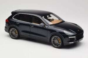 Porsche Cayenne Turbo S 958 Blue Metallic Minichamps 1:18 110064001 Metall — Bild 6 von 8