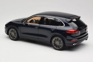 Porsche Cayenne Turbo S 958 Blue Metallic Minichamps 1:18 110064001 Metall — Bild 7 von 8