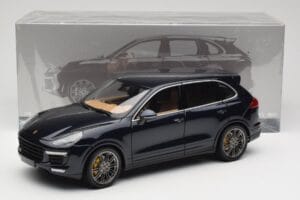 Porsche Cayenne Turbo S 958 Blue Metallic Minichamps 1:18 110064001 Metall — Bild 8 von 8
