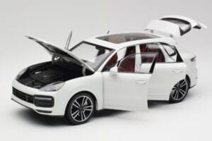Porsche Cayenne 9YA Turbo Weiß Metallic Minichamps 1:18 155042560 Metall — Bild 2 von 8