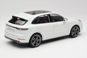 Porsche Cayenne 9YA Turbo Weiß Metallic Minichamps 1:18 155042560 Metall — Bild 3 von 8
