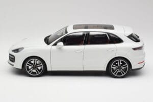 Porsche Cayenne 9YA Turbo Weiß Metallic Minichamps 1:18 155042560 Metall — Bild 4 von 8