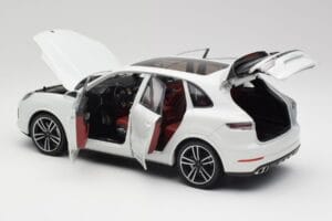 Porsche Cayenne 9YA Turbo Weiß Metallic Minichamps 1:18 155042560 Metall — Bild 5 von 8