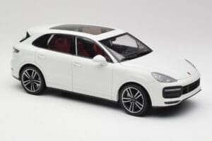 Porsche Cayenne 9YA Turbo Weiß Metallic Minichamps 1:18 155042560 Metall — Bild 6 von 8