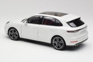 Porsche Cayenne 9YA Turbo Weiß Metallic Minichamps 1:18 155042560 Metall — Bild 7 von 8