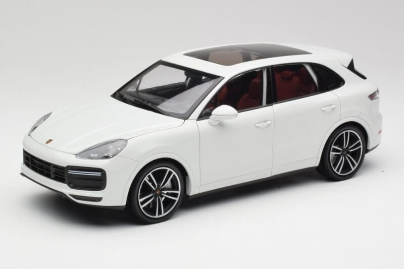 Porsche Cayenne 9YA Turbo Weiß Metallic Minichamps 1:18 155042560 Metall