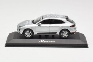 Porsche Macan 95B Silver Grey Metallic Prototyp Minichamps 1:43 WAP0201540E Metall
