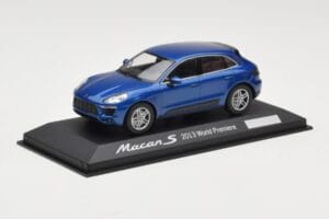 Porsche Macan 95B S Blau World Premiere Minichamps 1:43 WAP0201550E Metall — Bild 2 von 4