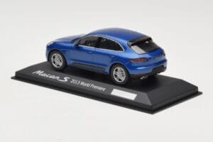 Porsche Macan 95B S Blau World Premiere Minichamps 1:43 WAP0201550E Metall — Bild 3 von 4