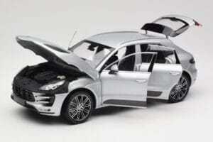 Porsche Macan Turbo 95B Silber Minichamps 1:18 110062504 Metall — Bild 2 von 8