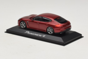 Porsche Panamera 970 4 Red Metallic Minichamps 1:43 WAP0201250E Metall — Bild 3 von 5