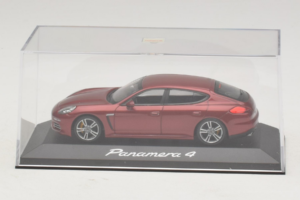 Porsche Panamera 970 4 Red Metallic Minichamps 1:43 WAP0201250E Metall — Bild 4 von 5