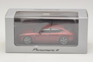 Porsche Panamera 970 4 Red Metallic Minichamps 1:43 WAP0201250E Metall — Bild 5 von 5
