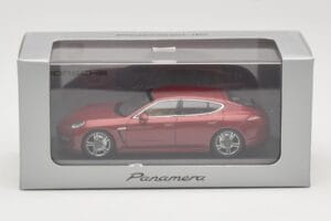 Porsche Panamera 970 Red Metallic Minichamps 1:43 WAP0200119 Metall — Bild 4 von 4