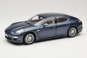 Porsche Panamera 970 S Blau Minichamps 1:18 WAP02100119 Metall