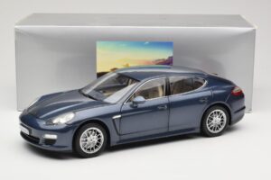 Porsche Panamera 970 S Blau Minichamps 1:18 WAP02100119 Metall — Bild 8 von 8