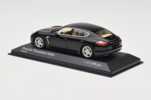Porsche Panamera 970 Turbo Schwarz Metallic Minichamps 1:43 400068271 Metall — Bild 3 von 4