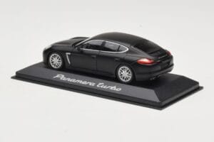 Porsche Panamera 970 Turbo Matt Black Minichamps 1:43 WAP0200270C Metall — Bild 3 von 4