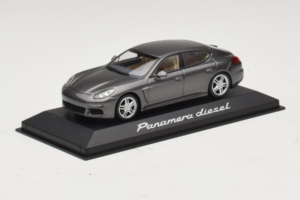 Porsche Panamera 970 Diesel Grey Metallic Minichamps 1:43 WAP0202300E Metall — Bild 2 von 4