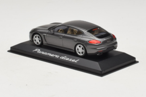 Porsche Panamera 970 Diesel Grey Metallic Minichamps 1:43 WAP0202300E Metall — Bild 3 von 4