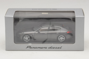 Porsche Panamera 970 Diesel Grey Metallic Minichamps 1:43 WAP0202300E Metall — Bild 4 von 4