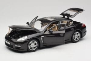 Porsche Panamera Turbo 970 Schwarz Maisto 1:18 36197 Metall — Bild 2 von 8