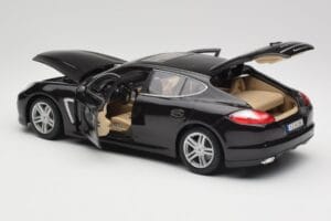 Porsche Panamera Turbo 970 Schwarz Maisto 1:18 36197 Metall — Bild 5 von 8