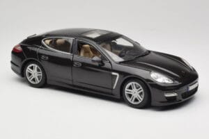 Porsche Panamera Turbo 970 Schwarz Maisto 1:18 36197 Metall — Bild 6 von 8