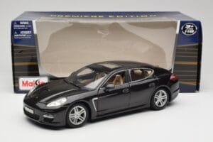 Porsche Panamera Turbo 970 Schwarz Maisto 1:18 36197 Metall — Bild 8 von 8