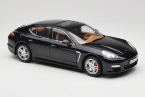 Porsche Panamera 970 Turbo Basalt Black Norev 1:18 WAP02100319 Metall — Bild 6 von 8