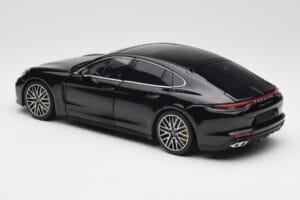 Porsche Panamera 971 Turbo S Schwarz Metallic Minichamps 1:18 113061076 Metall — Bild 7 von 8