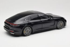 Porsche Panamera 971 Turbo S Blau Metallic Minichamps 1:18 113061075 Metall — Bild 3 von 8